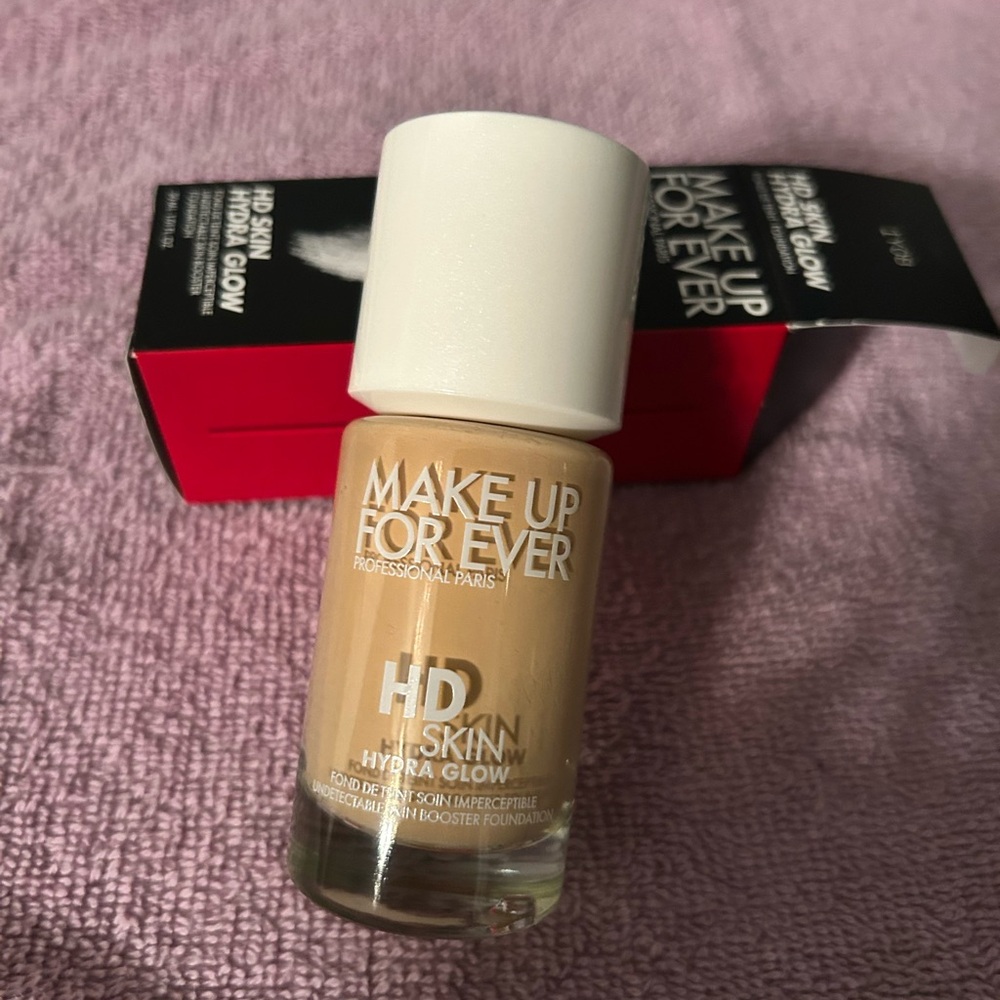 Makeup Forever HD Skin Hydra Glow Foundation shade 1Y08